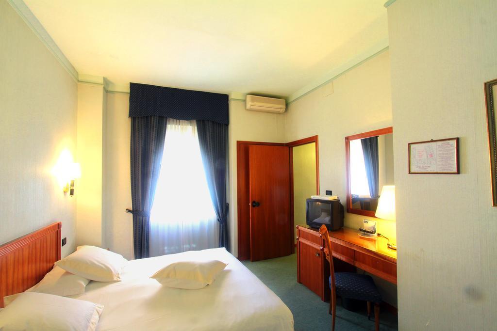 Hotel De Paris Τέρνι Εξωτερικό φωτογραφία