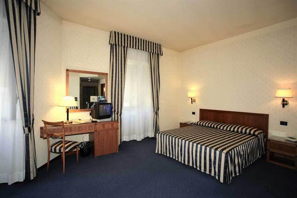 Hotel De Paris Τέρνι Εξωτερικό φωτογραφία