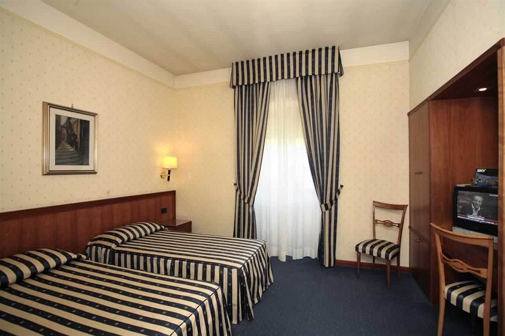 Hotel De Paris Τέρνι Εξωτερικό φωτογραφία