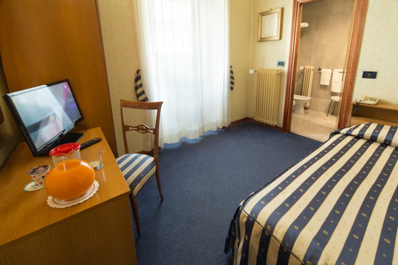 Hotel De Paris Τέρνι Εξωτερικό φωτογραφία